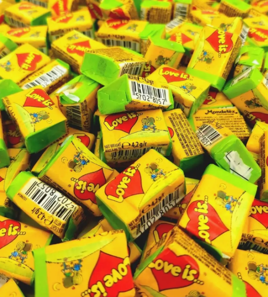 Блок жвачек Love is - Кокос-Ананас 100 шт. в блоке